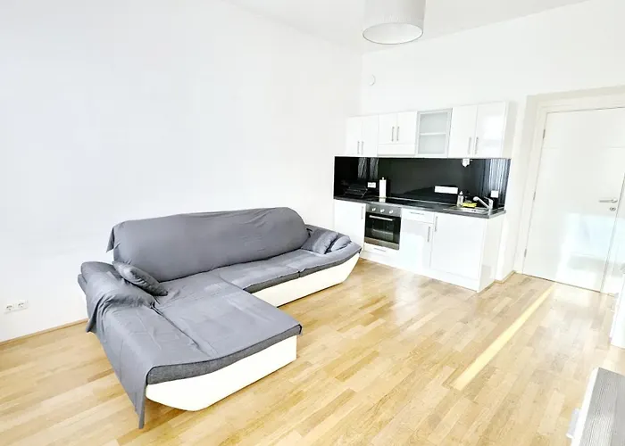 Cozy Apartment- 5 Minutes To Danube River *