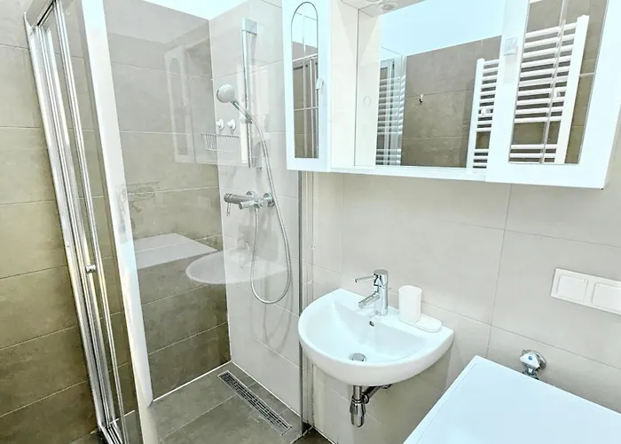 Διαμέρισμα Cozy Apartment- 5 Minutes To Danube River